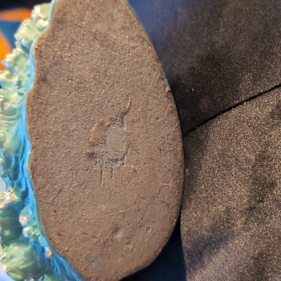 AVAILABLE -Large dolphin head figurine w/2 small dolphins within& Waves crashing - Picture 5 of 6